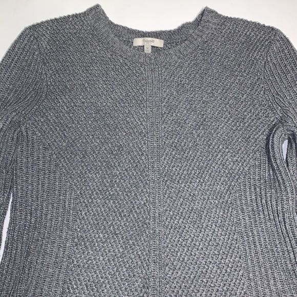Madewell hex comb 1937 grey Sweater size Medium. Crew neck. slits on the side. - Picture 6 of 16